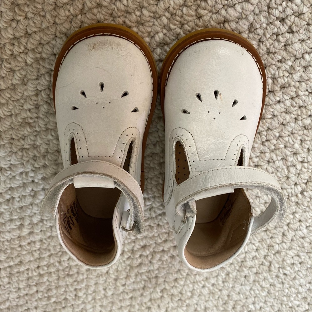 Elephantino Size 6 T Strap